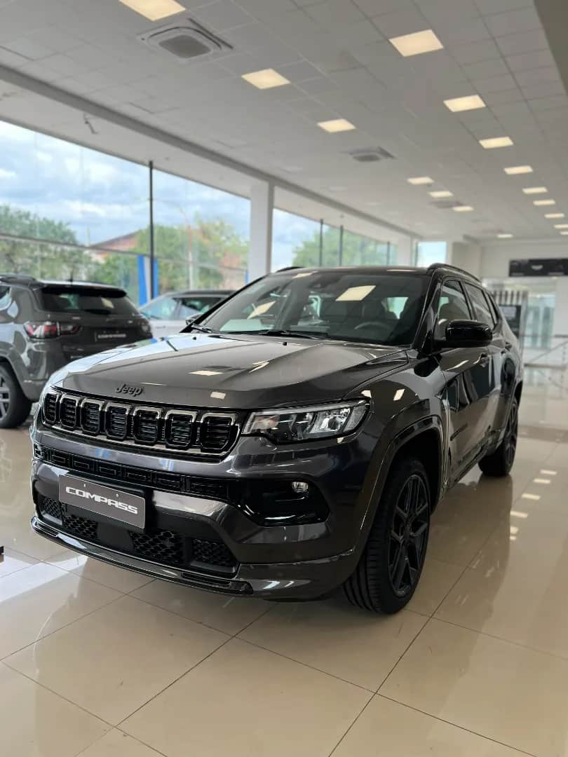 JEEP COMPASS color plata