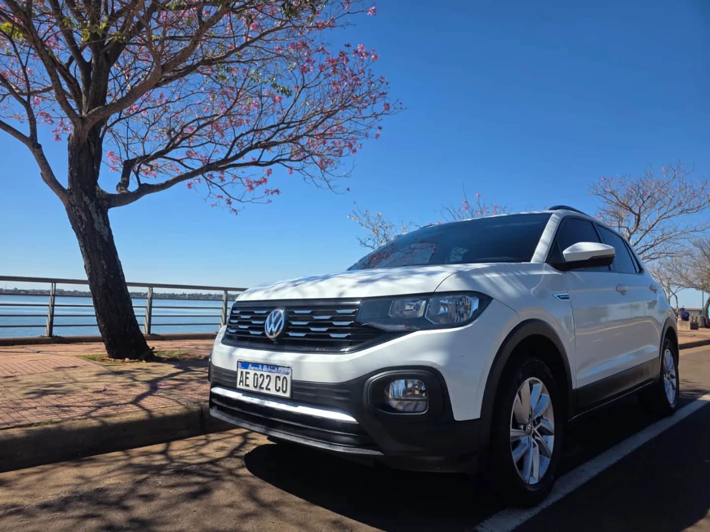 VOLKSWAGEN T-CROSS - Vista principal