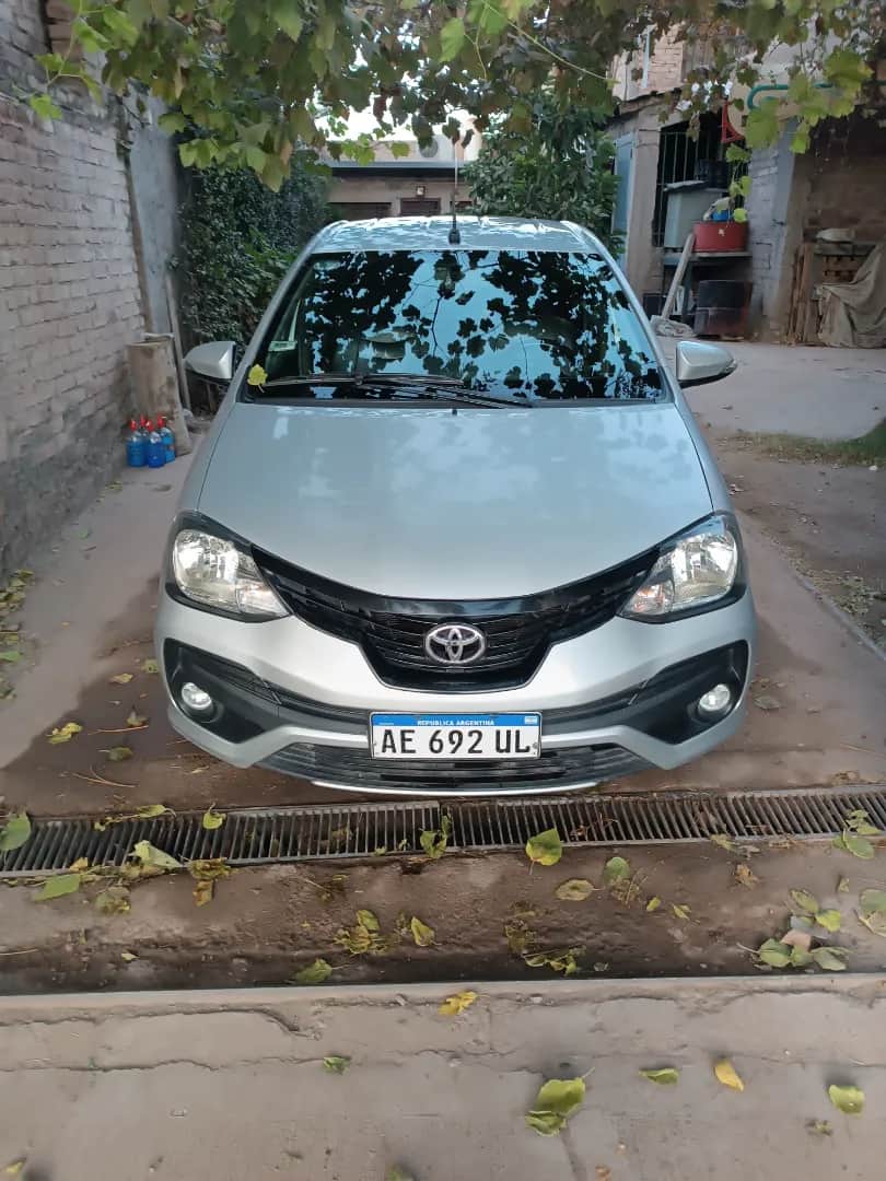 TOYOTA ETIOS - Vista principal