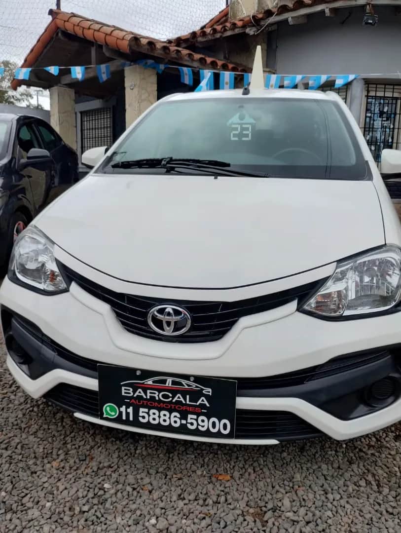 TOYOTA ETIOS - Vista principal