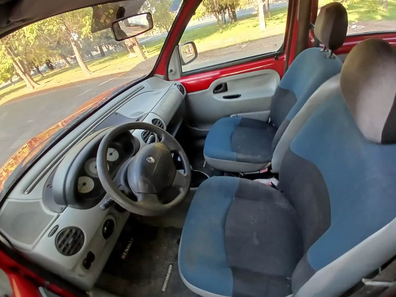 RENAULT KANGOO - Vista principal