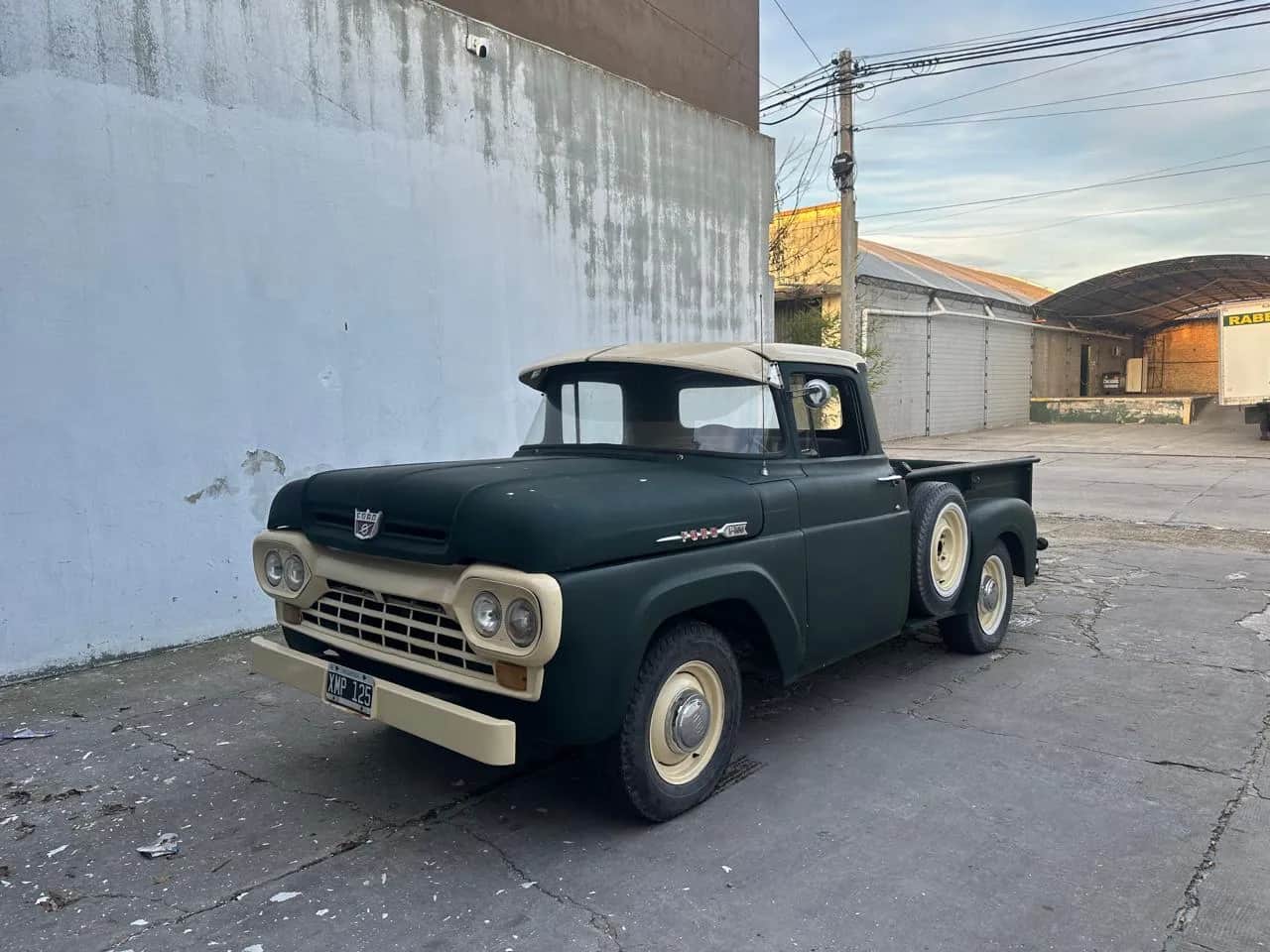 FORD F-100 PICK - UP - Vista principal