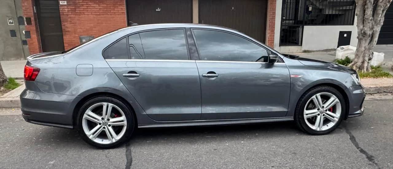 VOLKSWAGEN VENTO - Vista principal