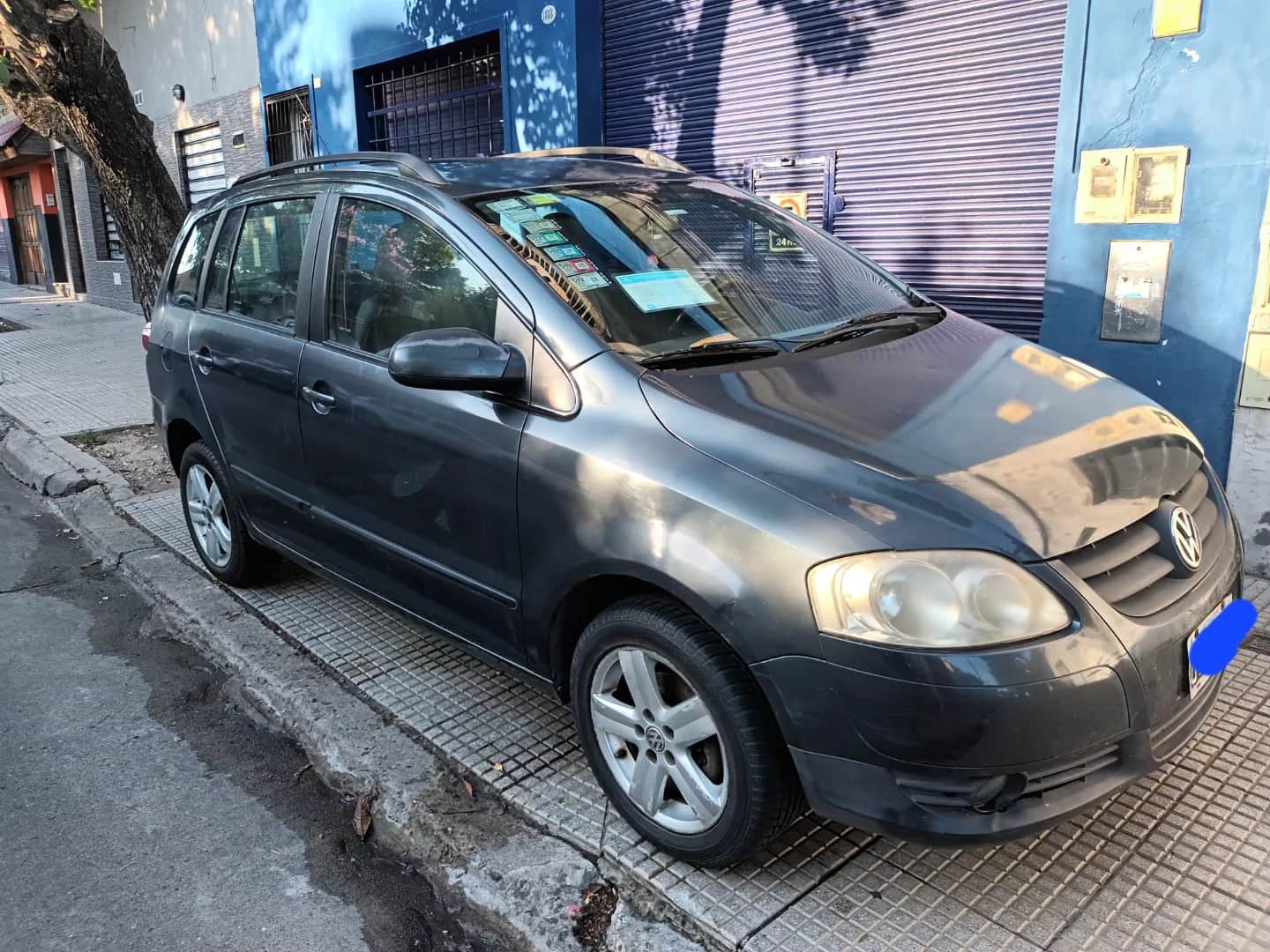 VOLKSWAGEN SURAN color plata