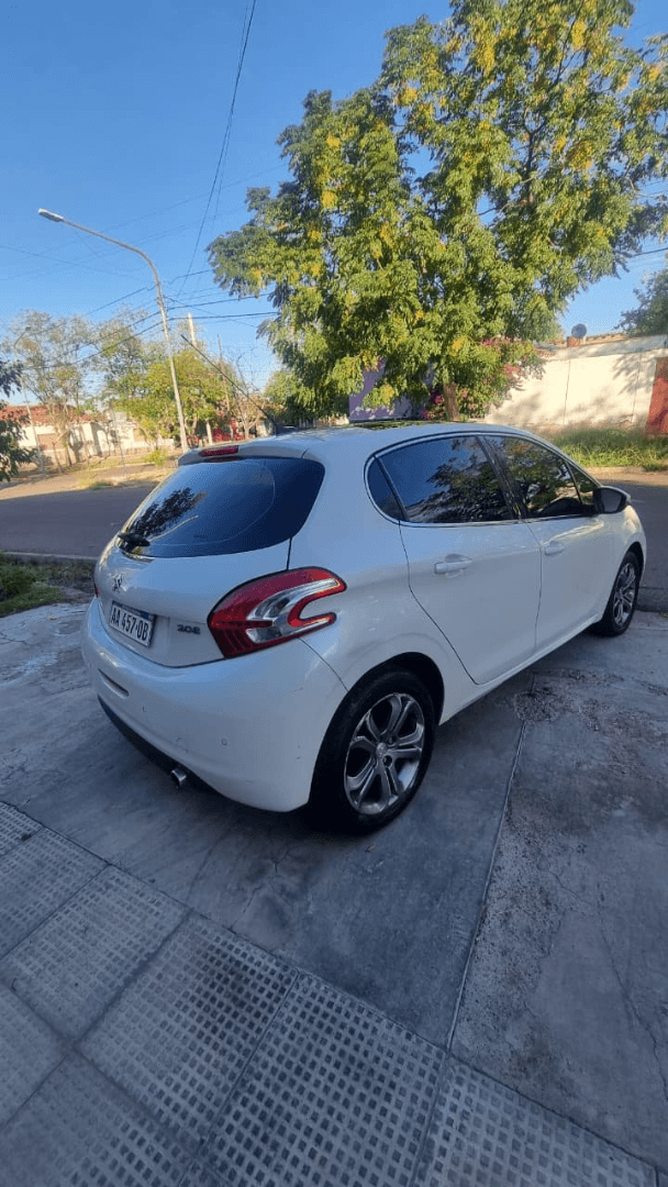 PEUGEOT 208 - Vista principal