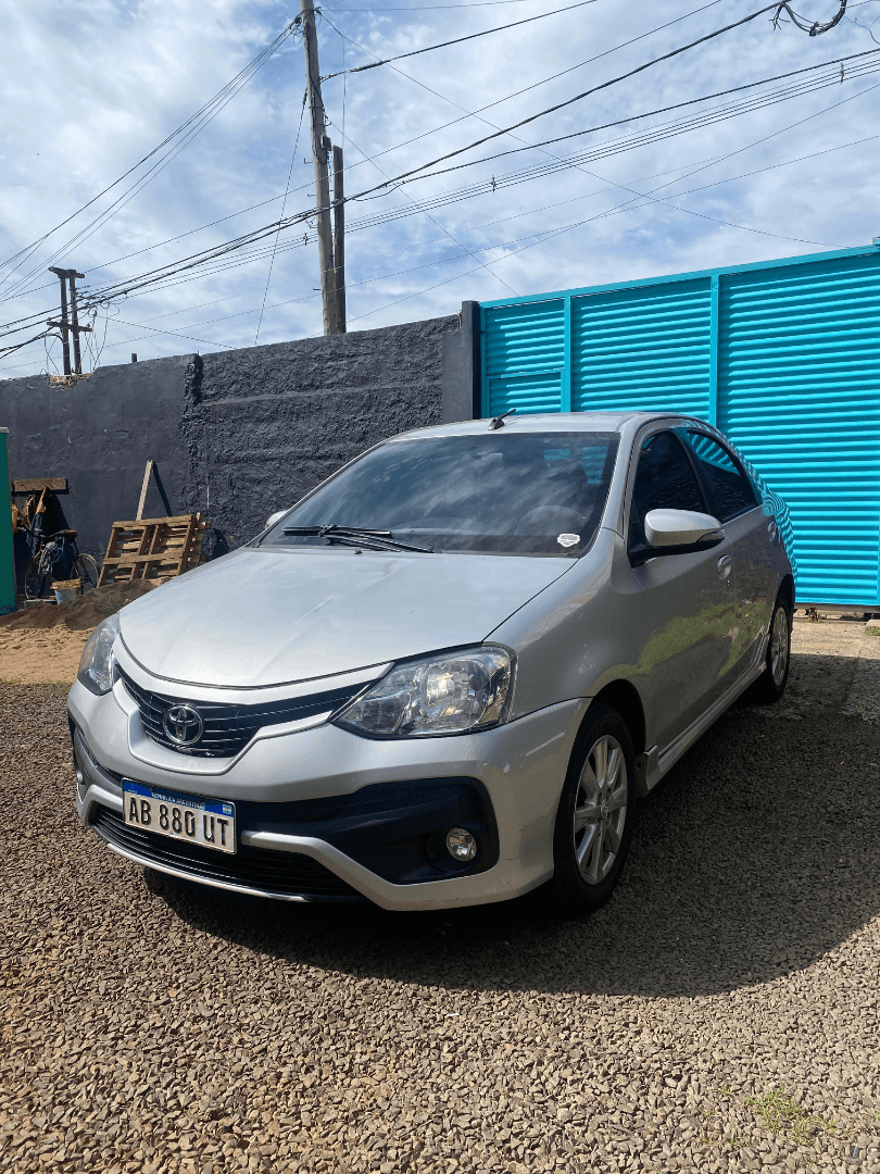 TOYOTA ETIOS - Vista principal