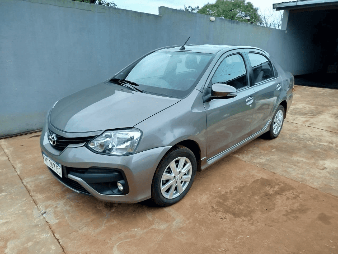 TOYOTA ETIOS - Vista principal