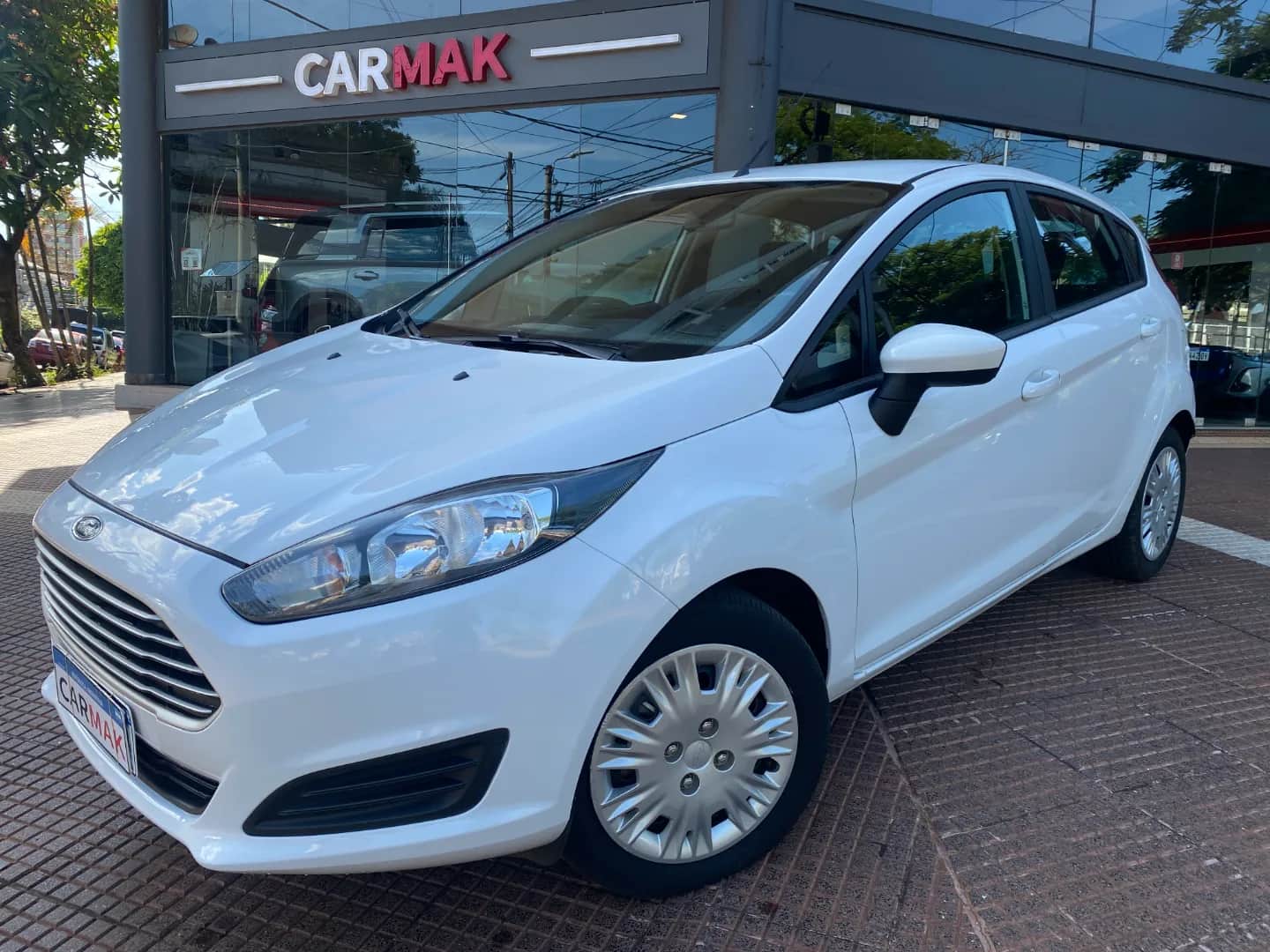 FORD FIESTA color plata