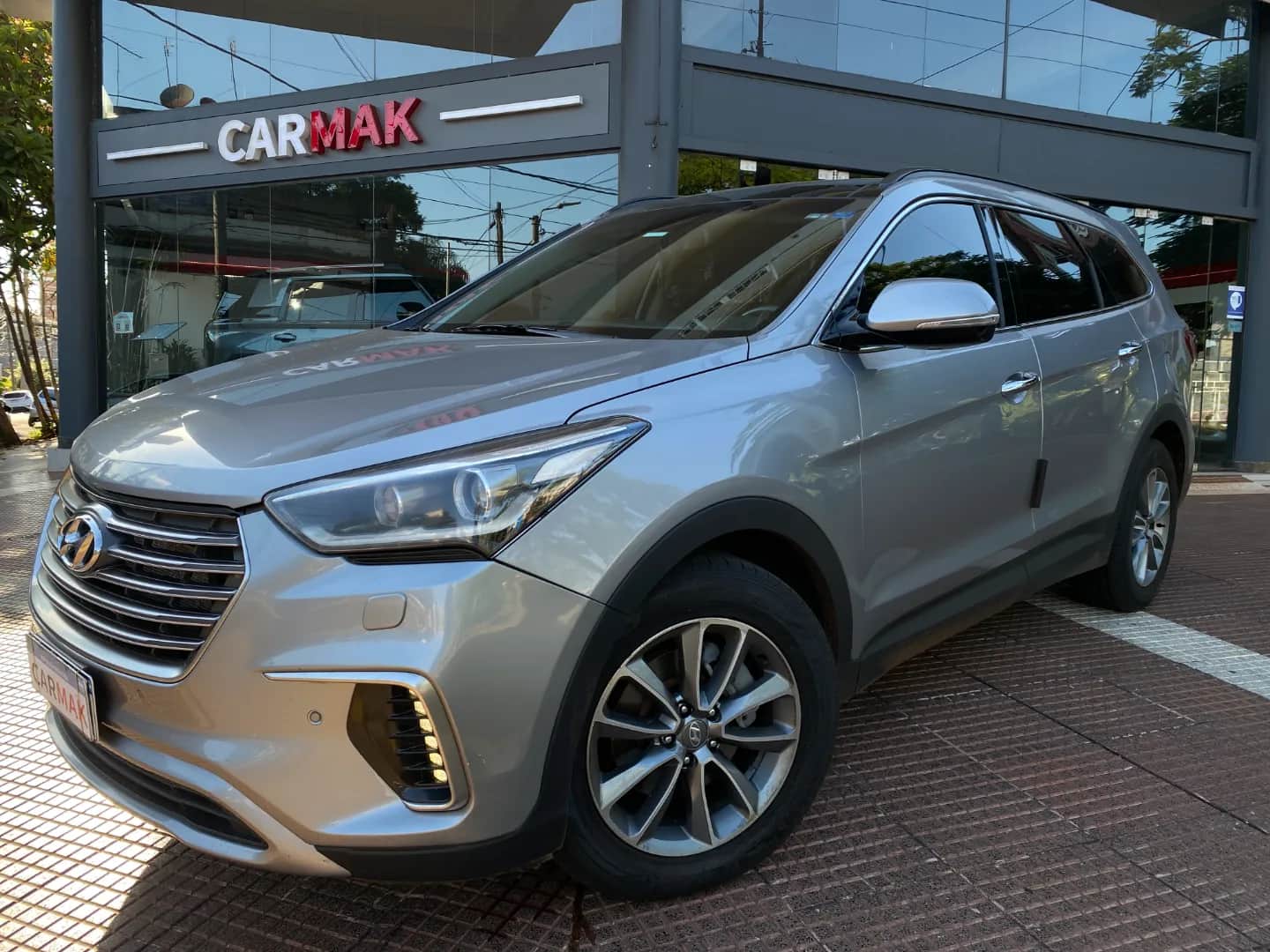 HYUNDAI GRAND SANTA FE - Vista principal