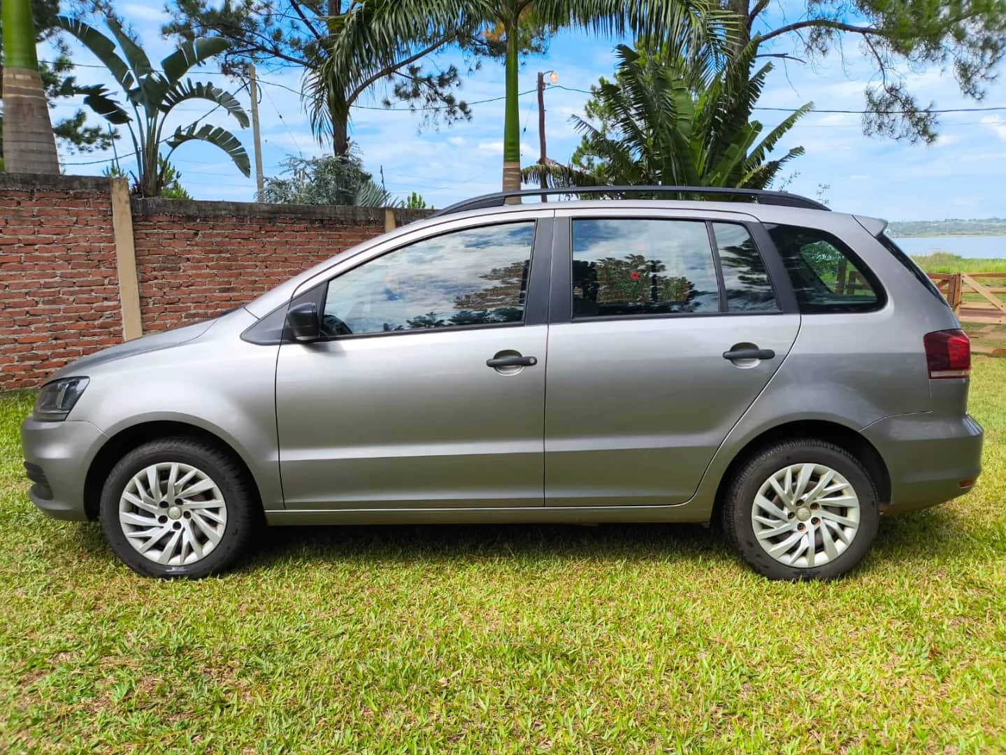 VOLKSWAGEN SURAN - Vista principal