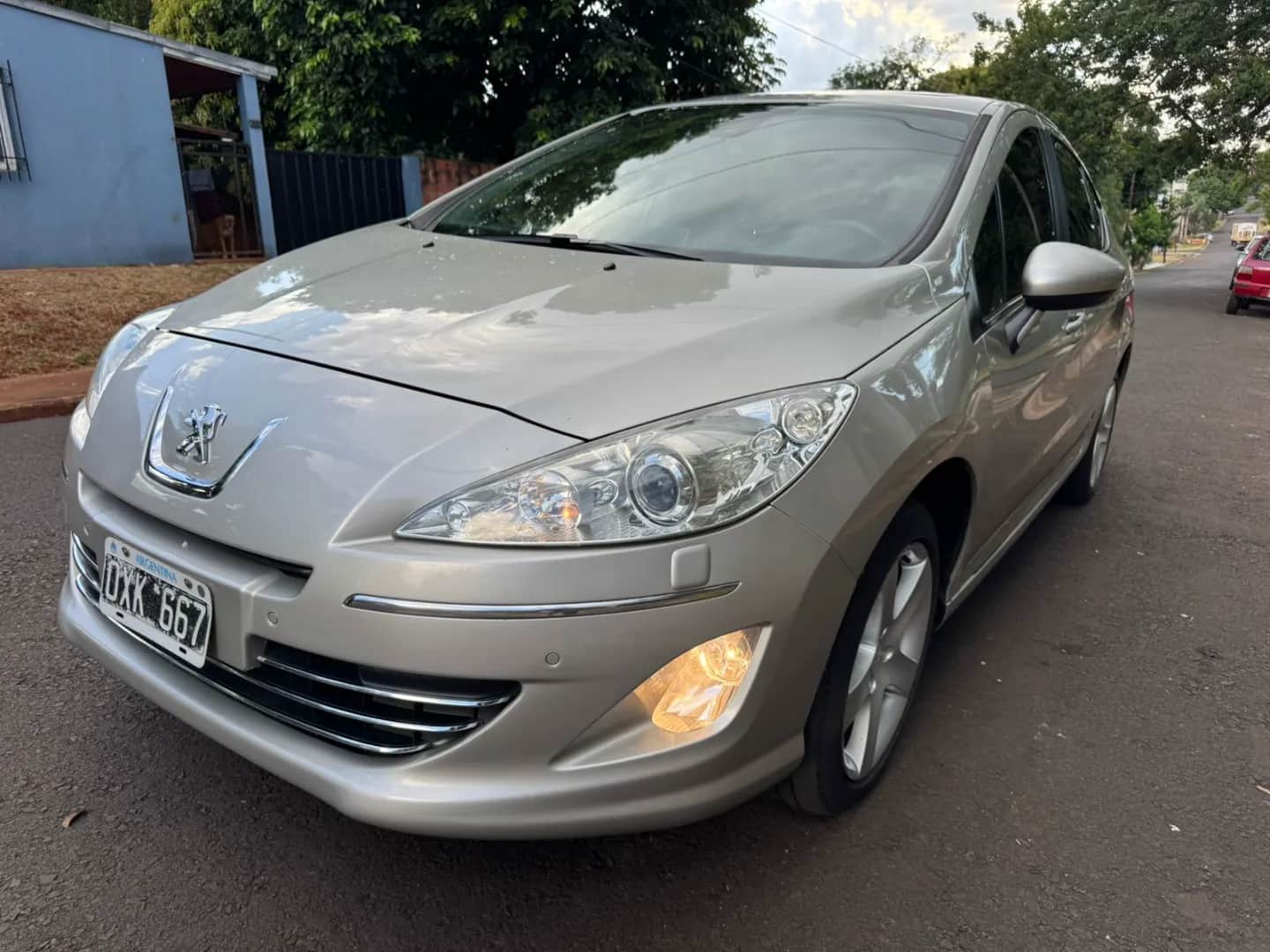 PEUGEOT 408 - Vista principal