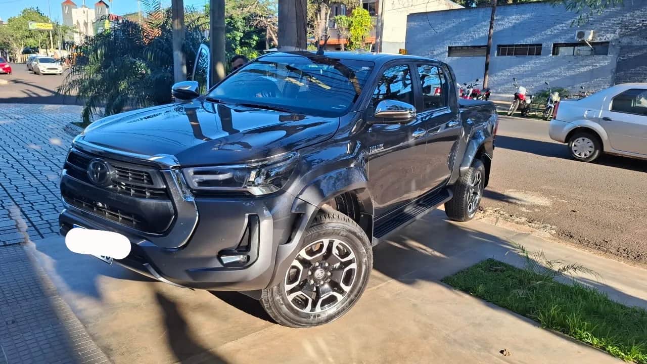 TOYOTA HILUX PICK - UP - Vista principal