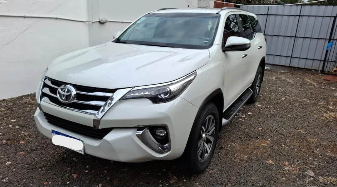 TOYOTA HILUX SW4 - Vista principal