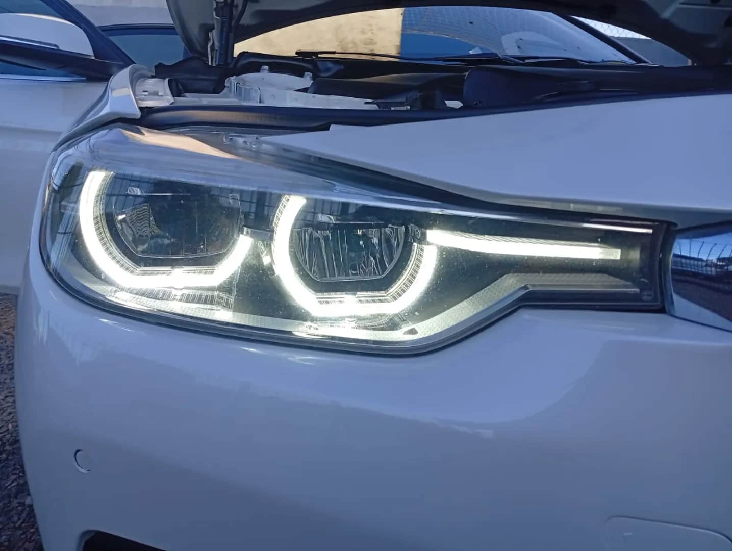 BMW 320 - Vista principal