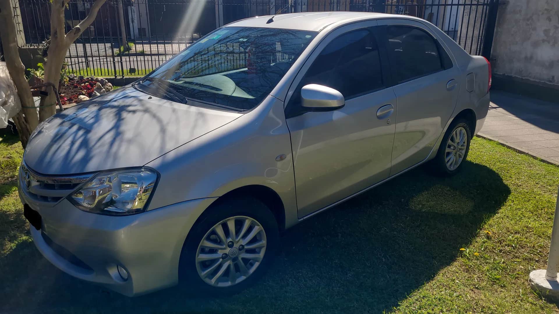 TOYOTA ETIOS - Vista principal