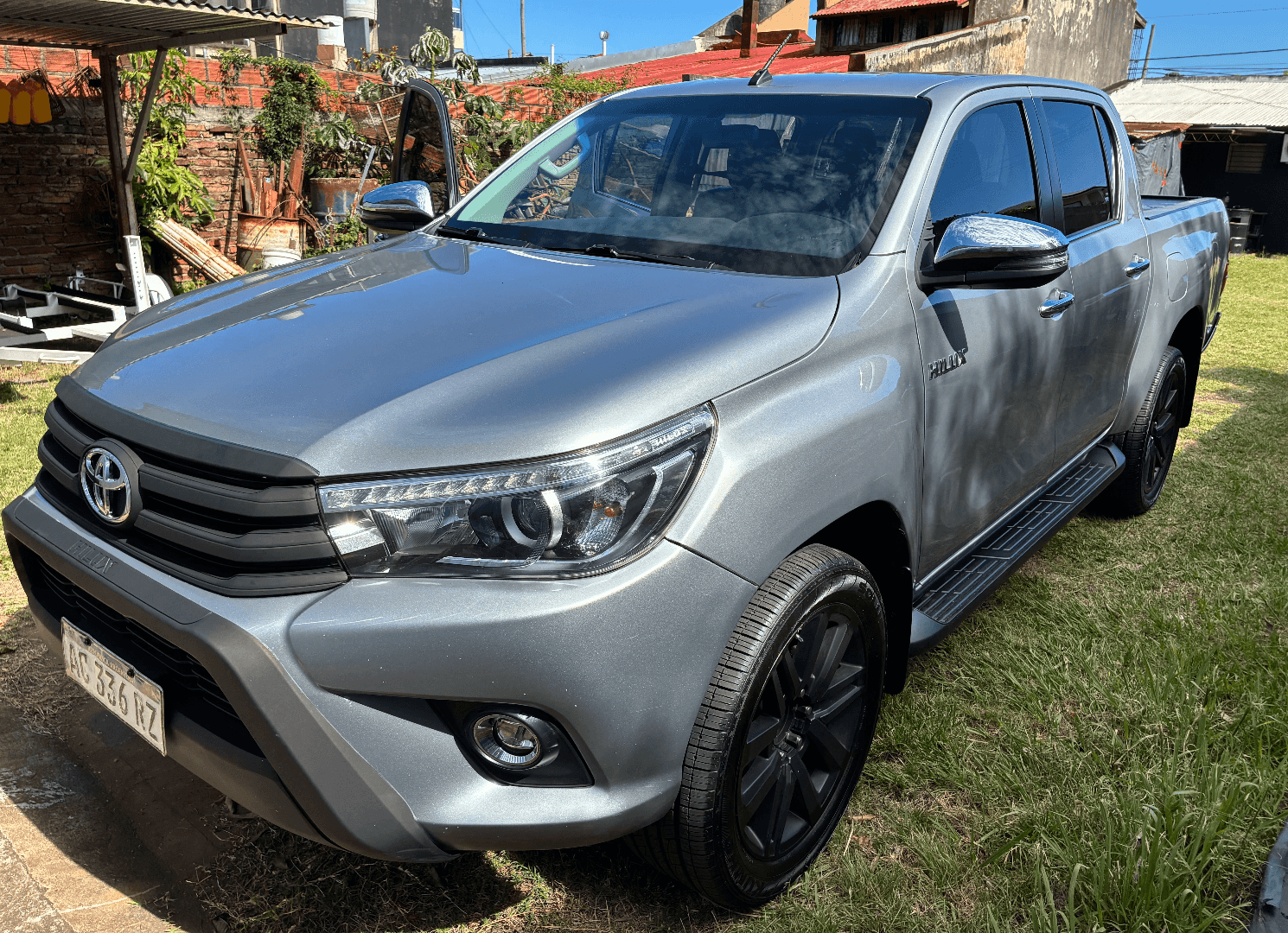 TOYOTA HILUX - Vista principal