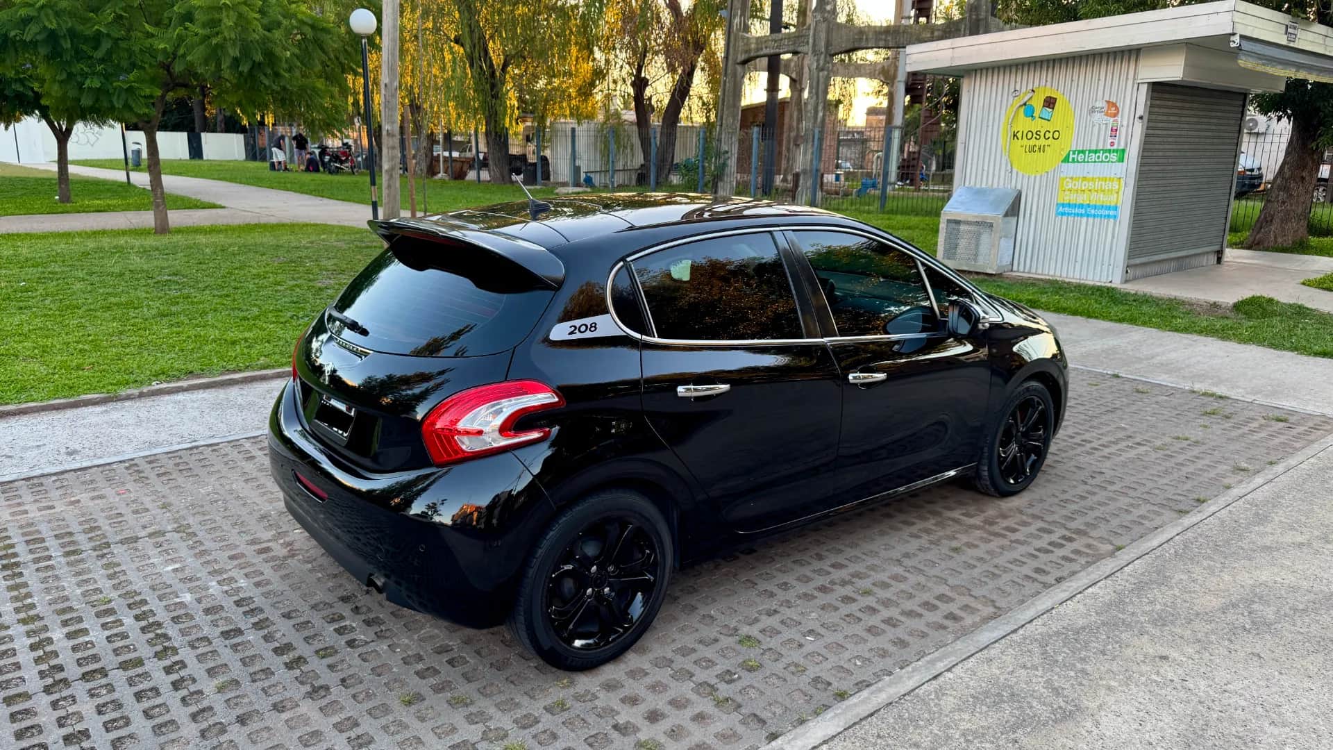 PEUGEOT 208 - Vista principal
