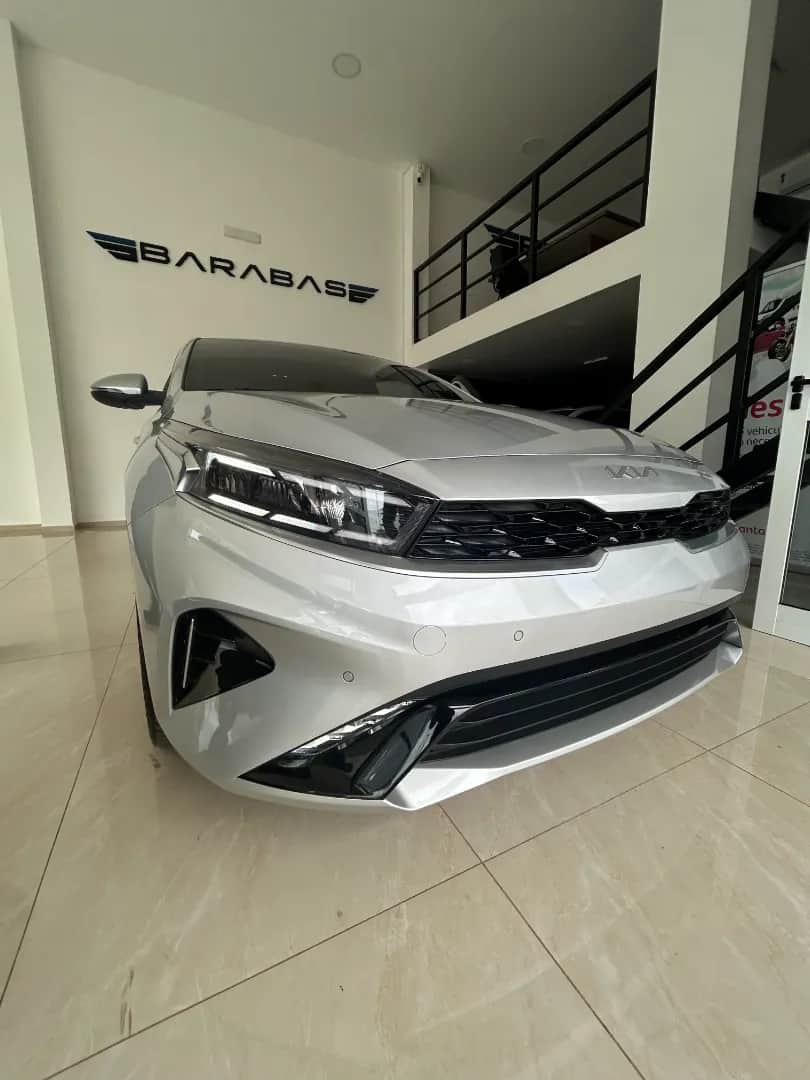 KIA CERATO - Vista principal