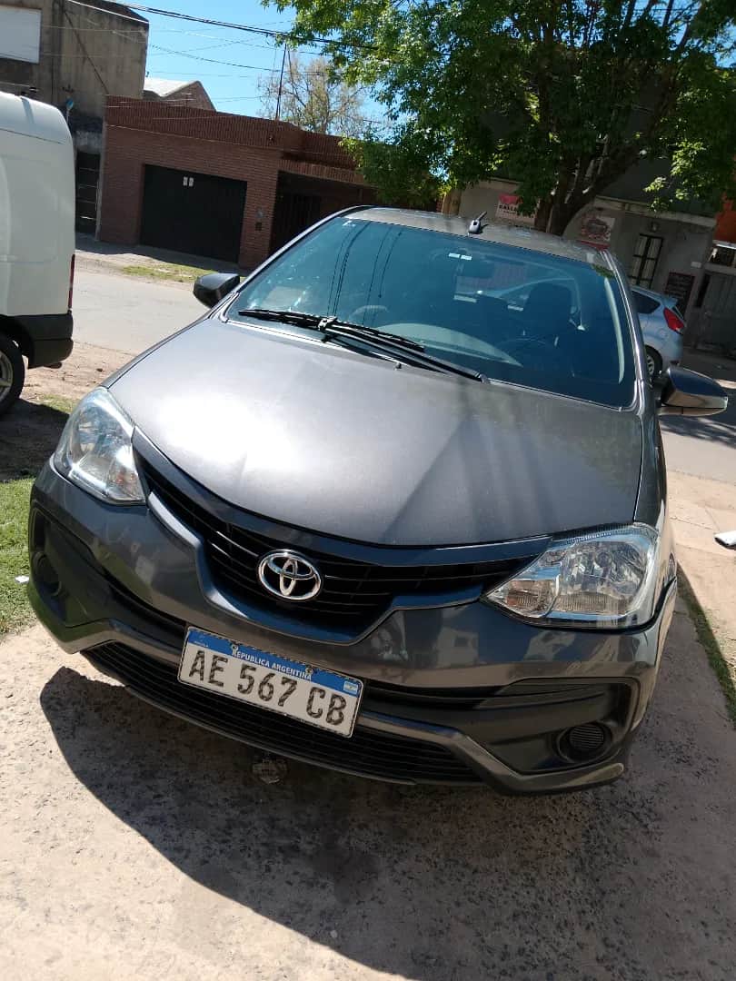 TOYOTA ETIOS - Vista principal