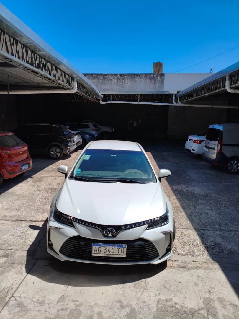 TOYOTA COROLLA color plata
