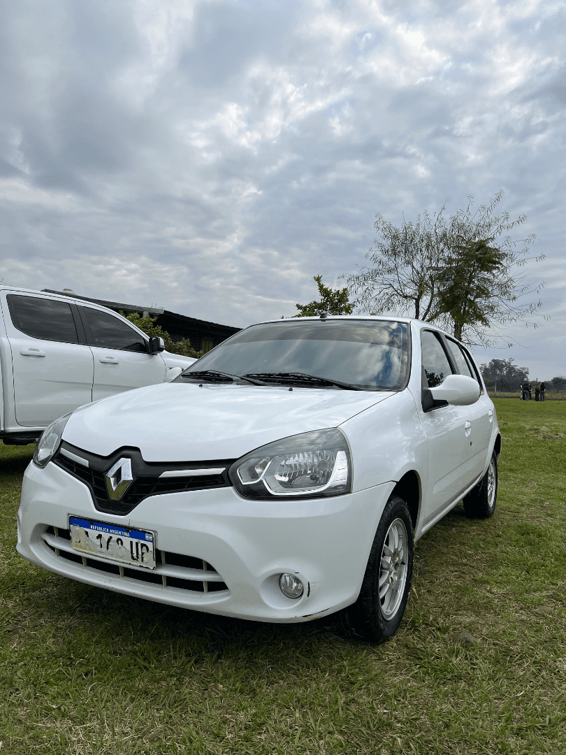 RENAULT CLIO color plata