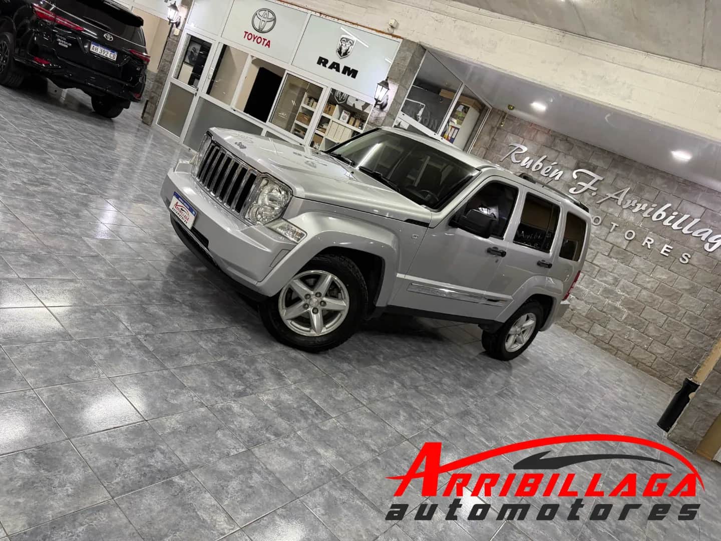 CHRYSLER JEEP CHEROKEE - Vista principal