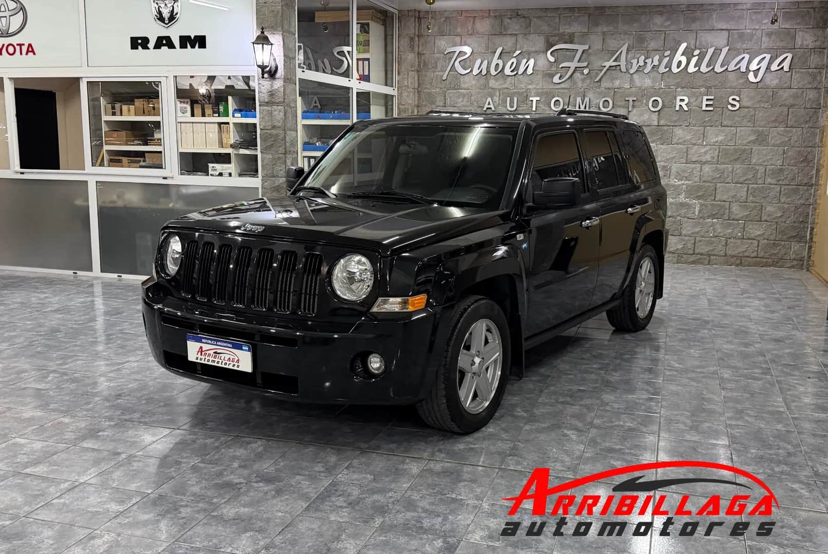 CHRYSLER JEEP PATRIOT - Vista principal