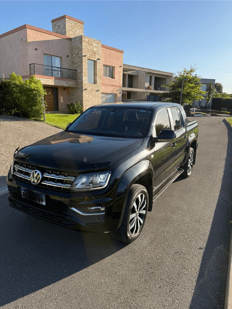 VOLKSWAGEN AMAROK color plata