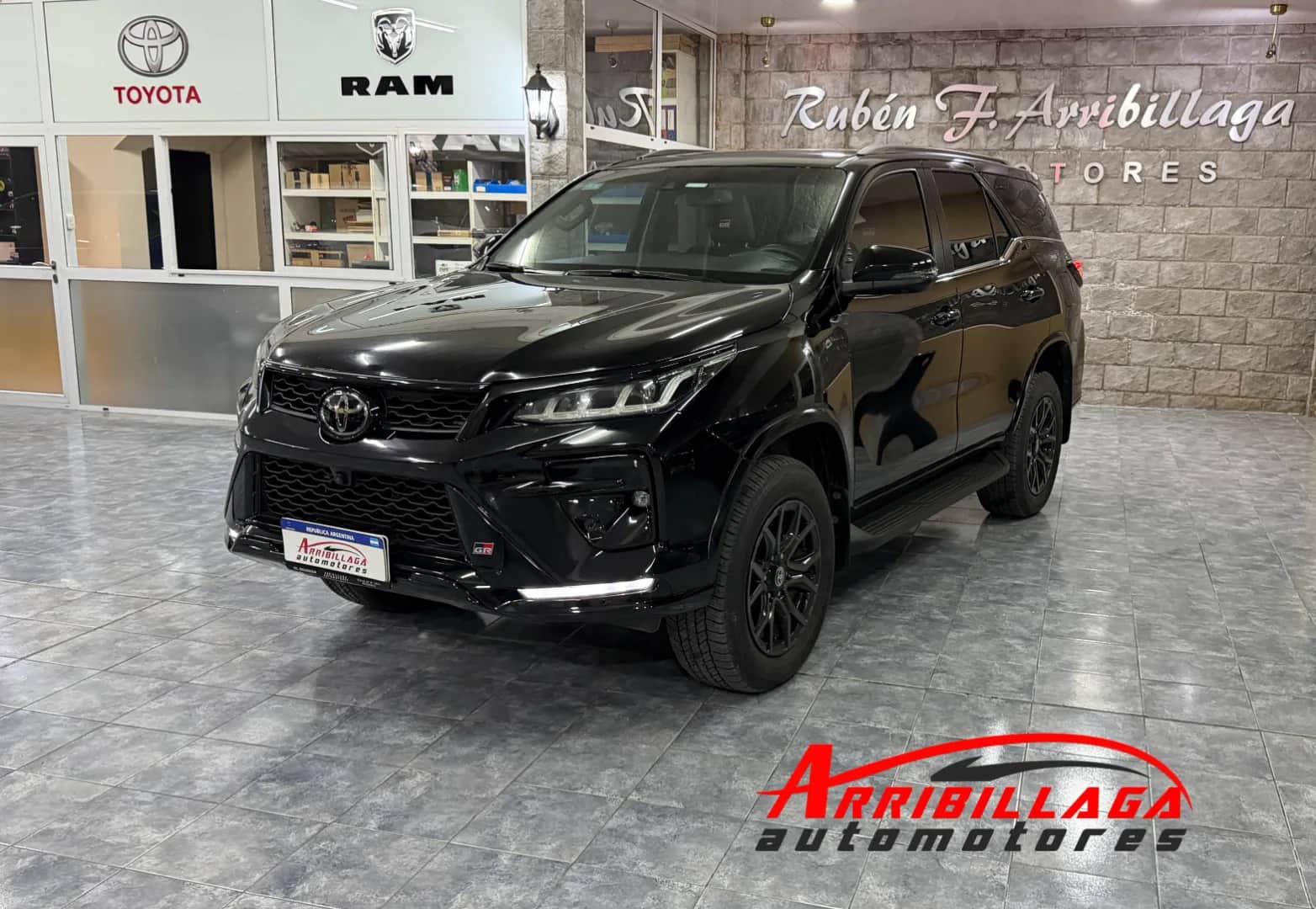 TOYOTA HILUX SW4 - Vista principal