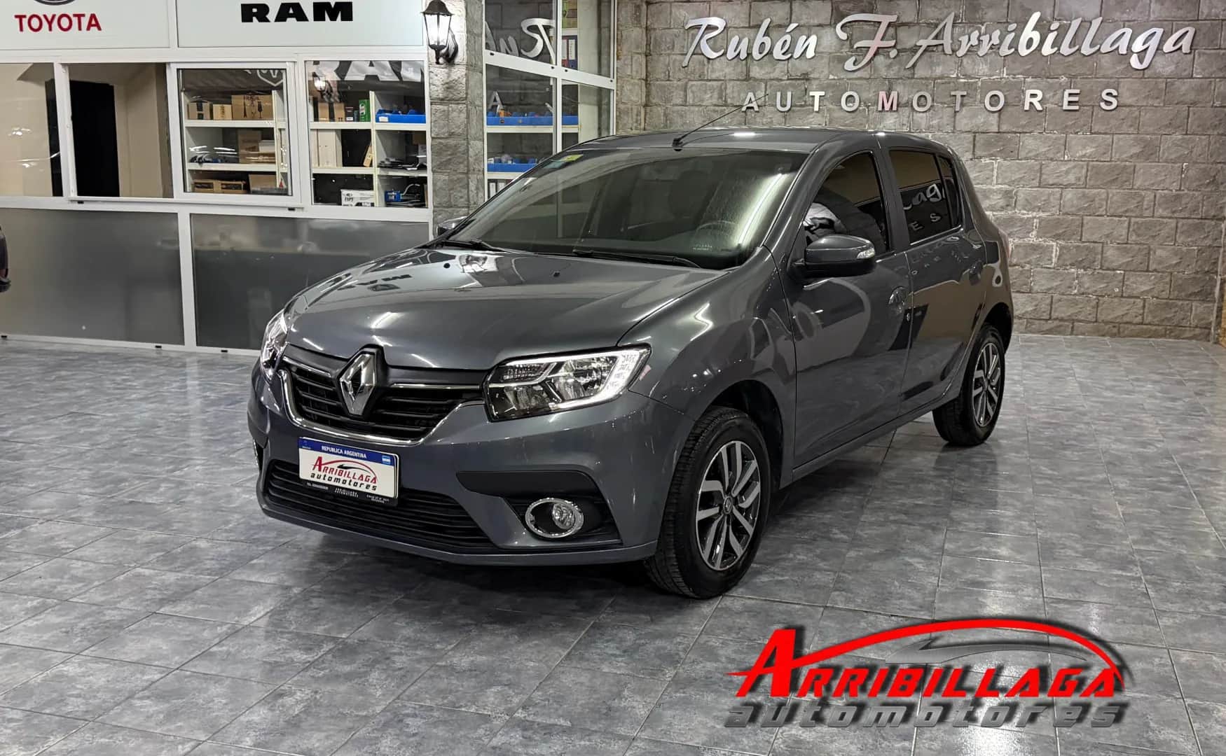 RENAULT SANDERO - Vista principal