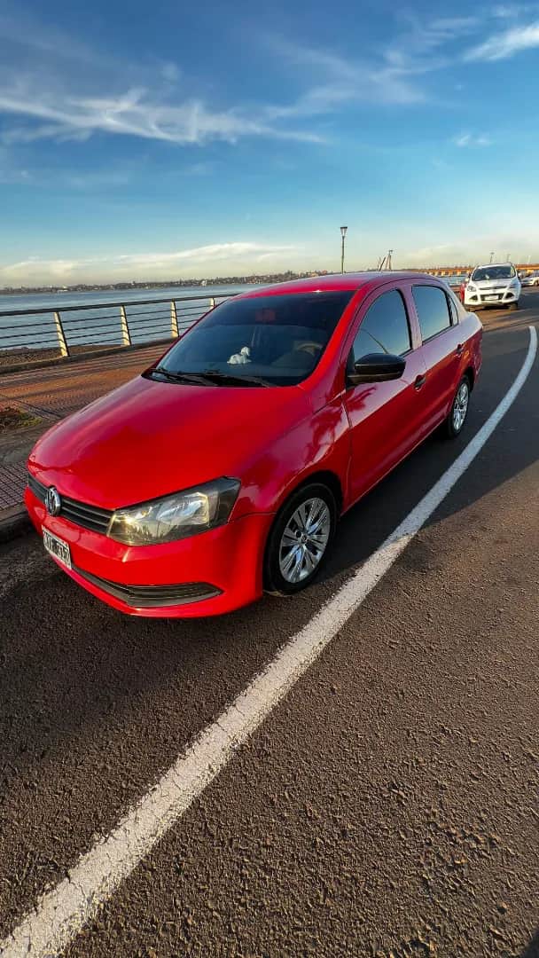 VOLKSWAGEN VOYAGE - Vista principal