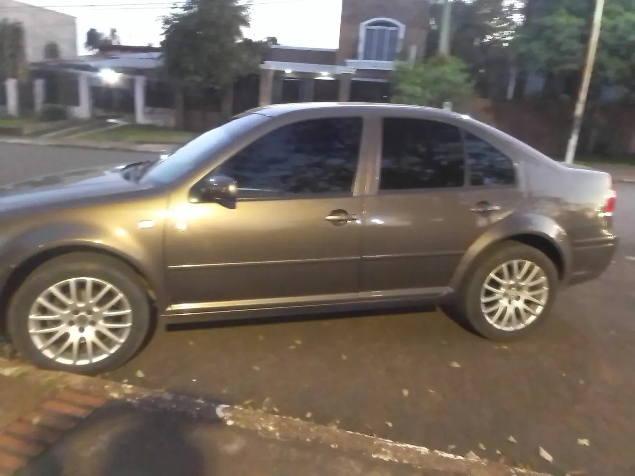 VOLKSWAGEN BORA - Vista principal