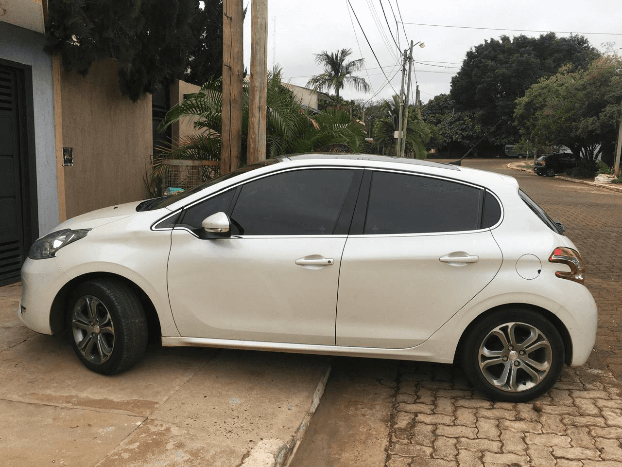 PEUGEOT 208 - Vista principal
