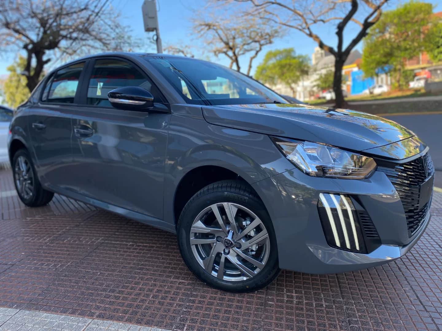 PEUGEOT 208 - Vista principal