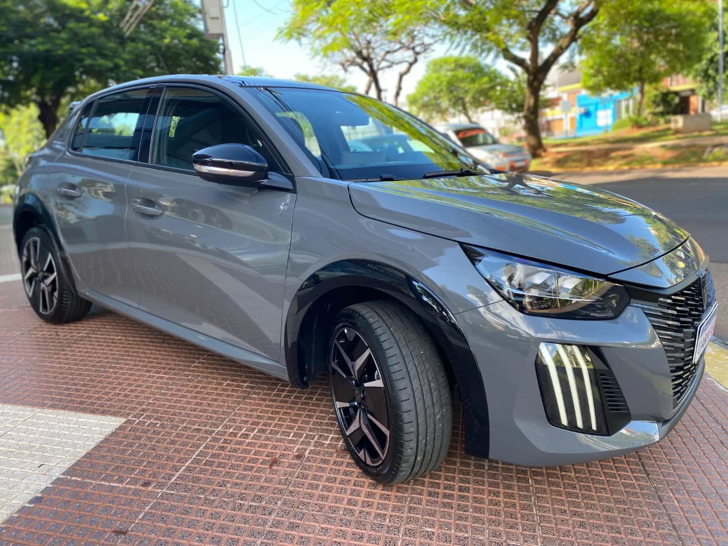 PEUGEOT 208 - Vista principal