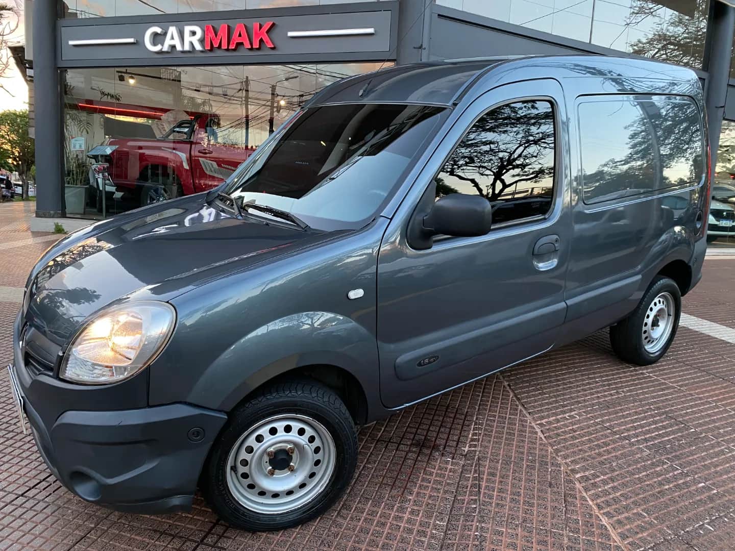 RENAULT KANGOO - Vista principal