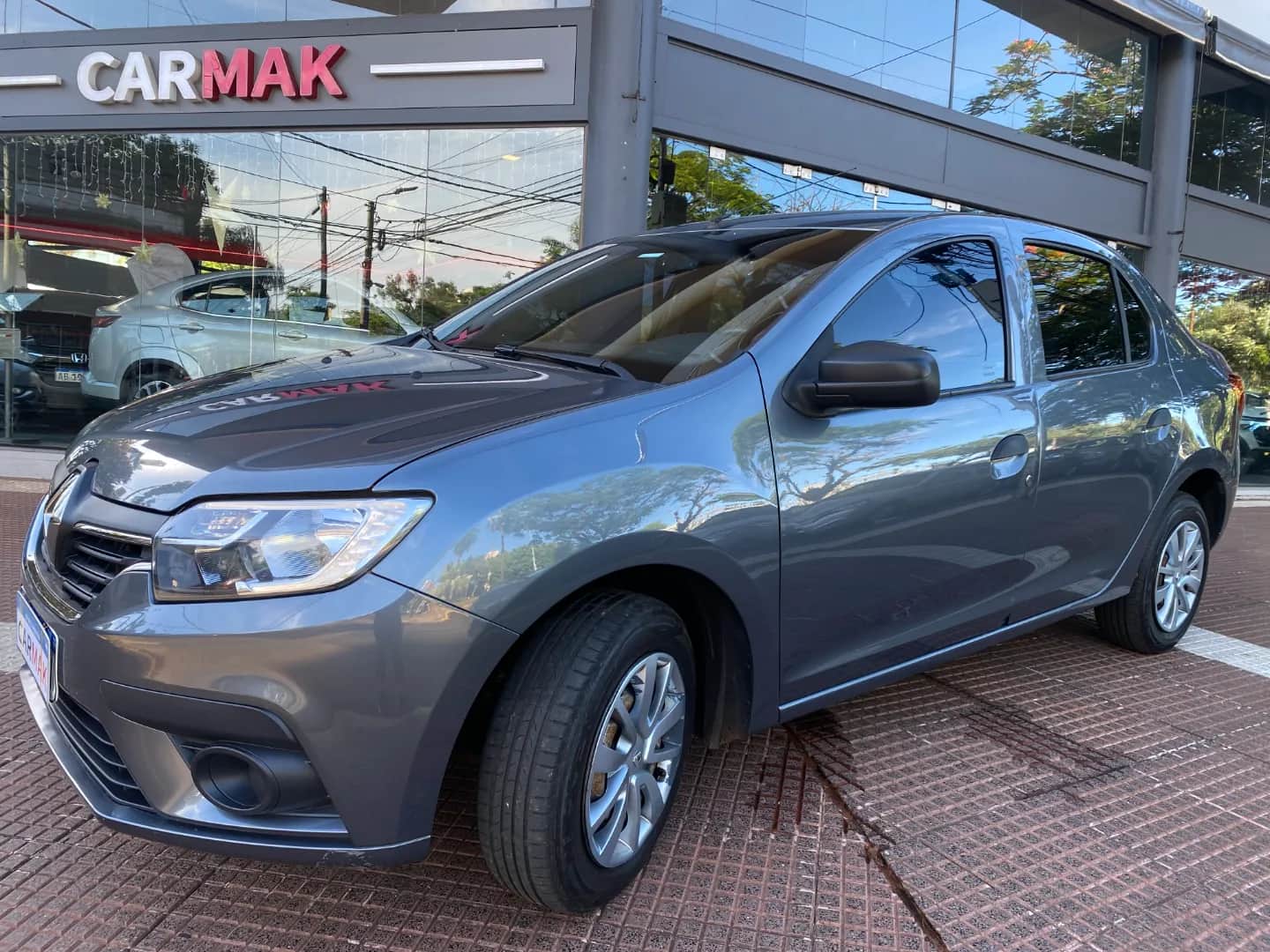 RENAULT LOGAN - Vista principal