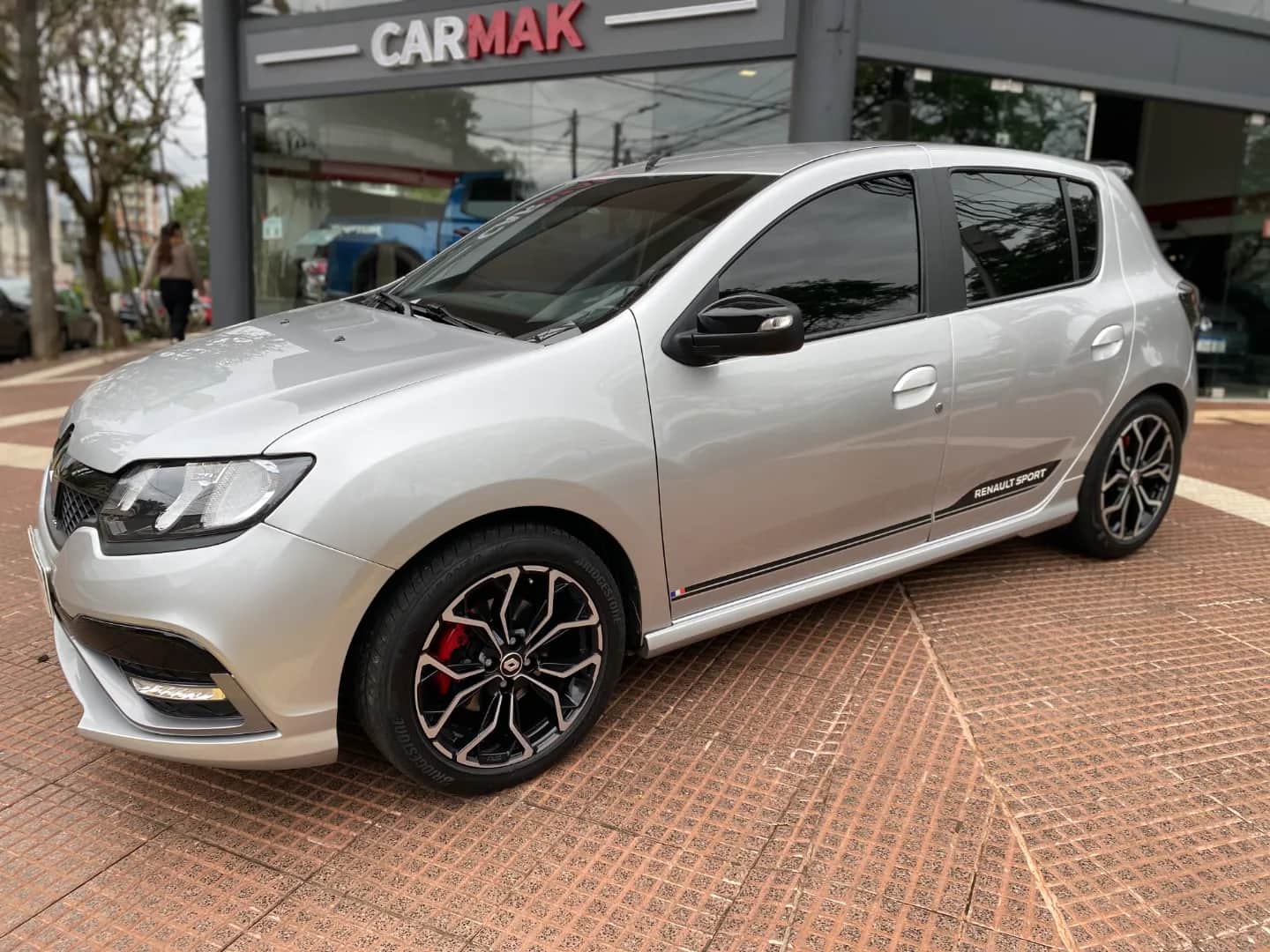 RENAULT SANDERO - Vista principal