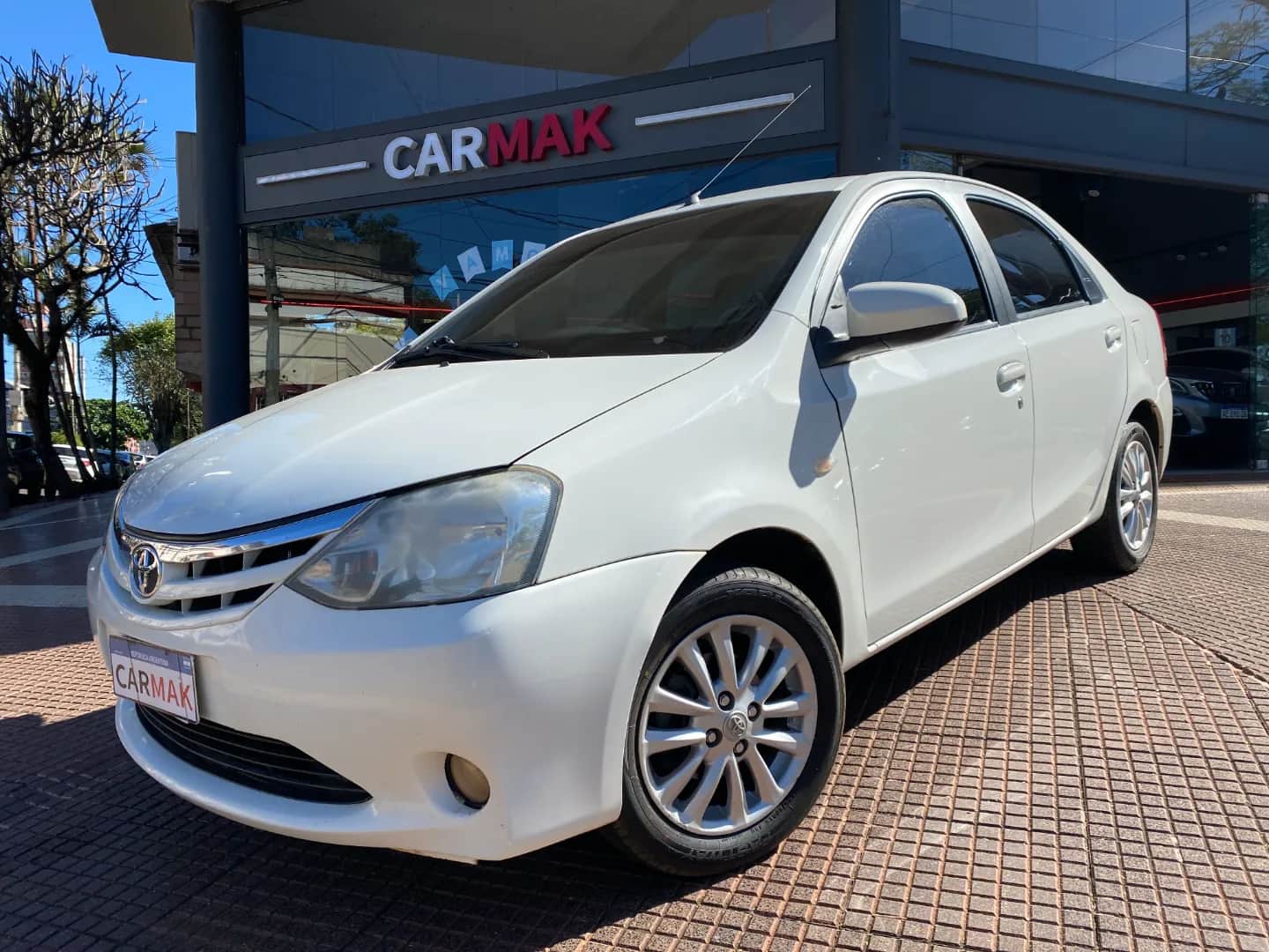 TOYOTA ETIOS - Vista principal