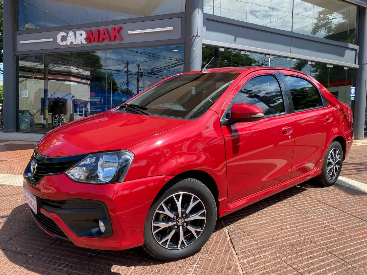 TOYOTA ETIOS - Vista principal