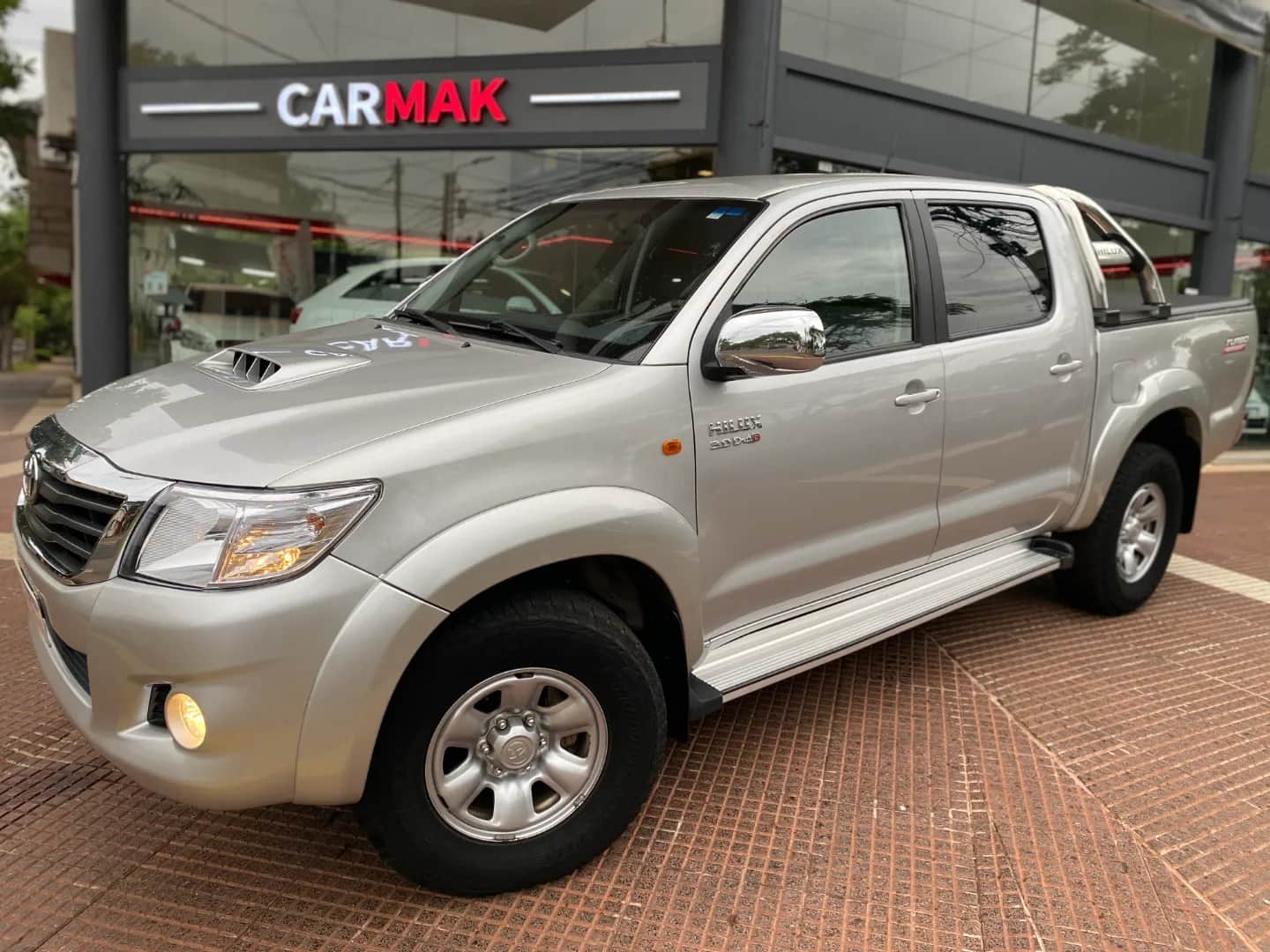 TOYOTA HILUX - Vista principal
