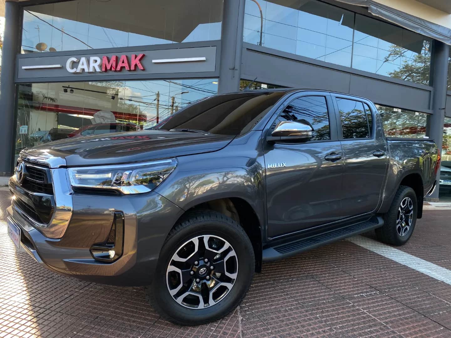 TOYOTA HILUX - Vista principal