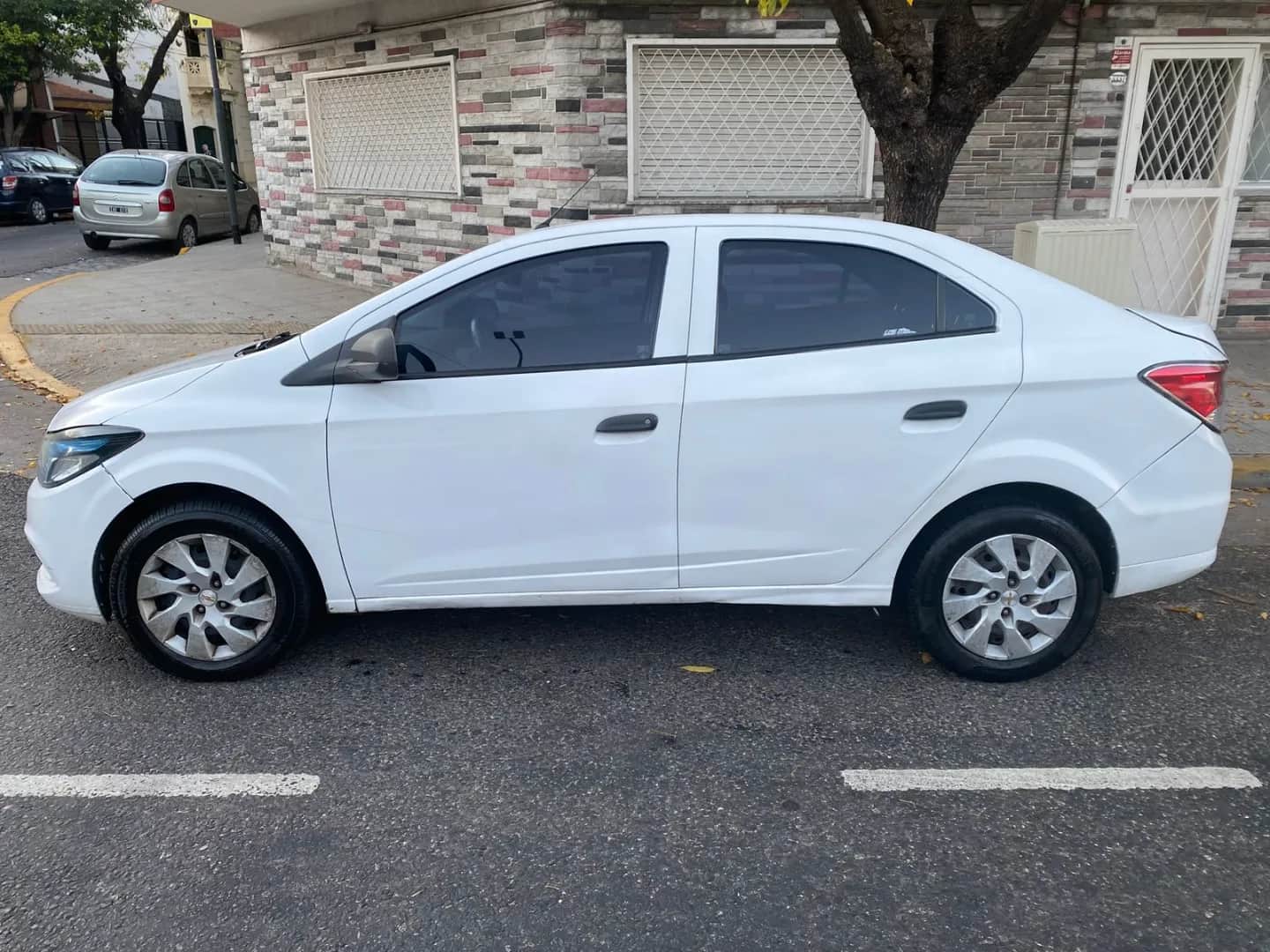 CHEVROLET PRISMA color plata