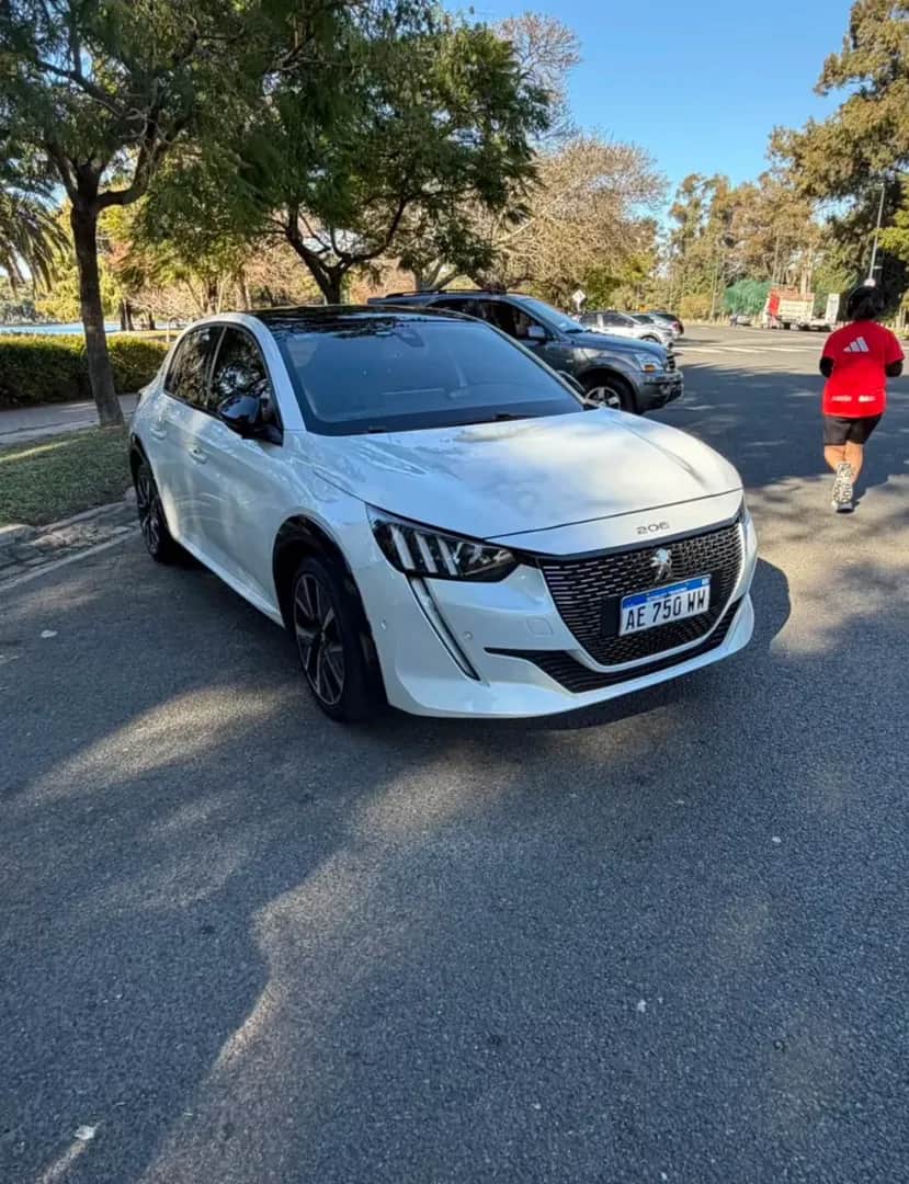 PEUGEOT 208 - Vista principal