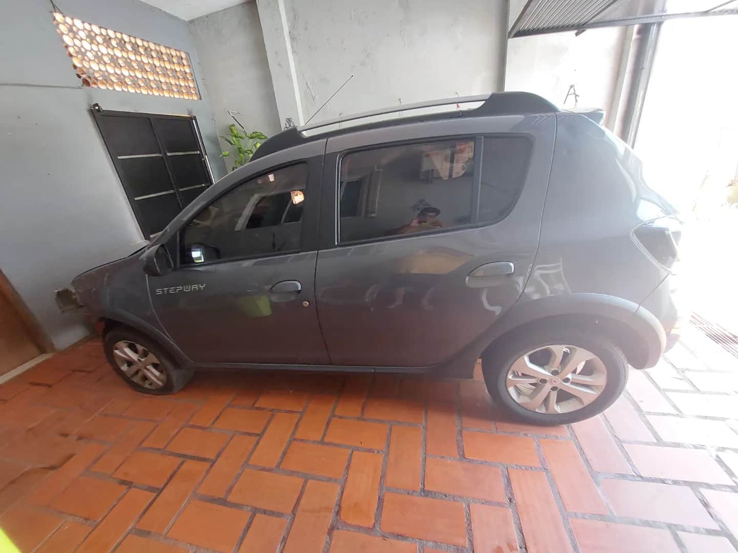 RENAULT SANDERO - Vista principal