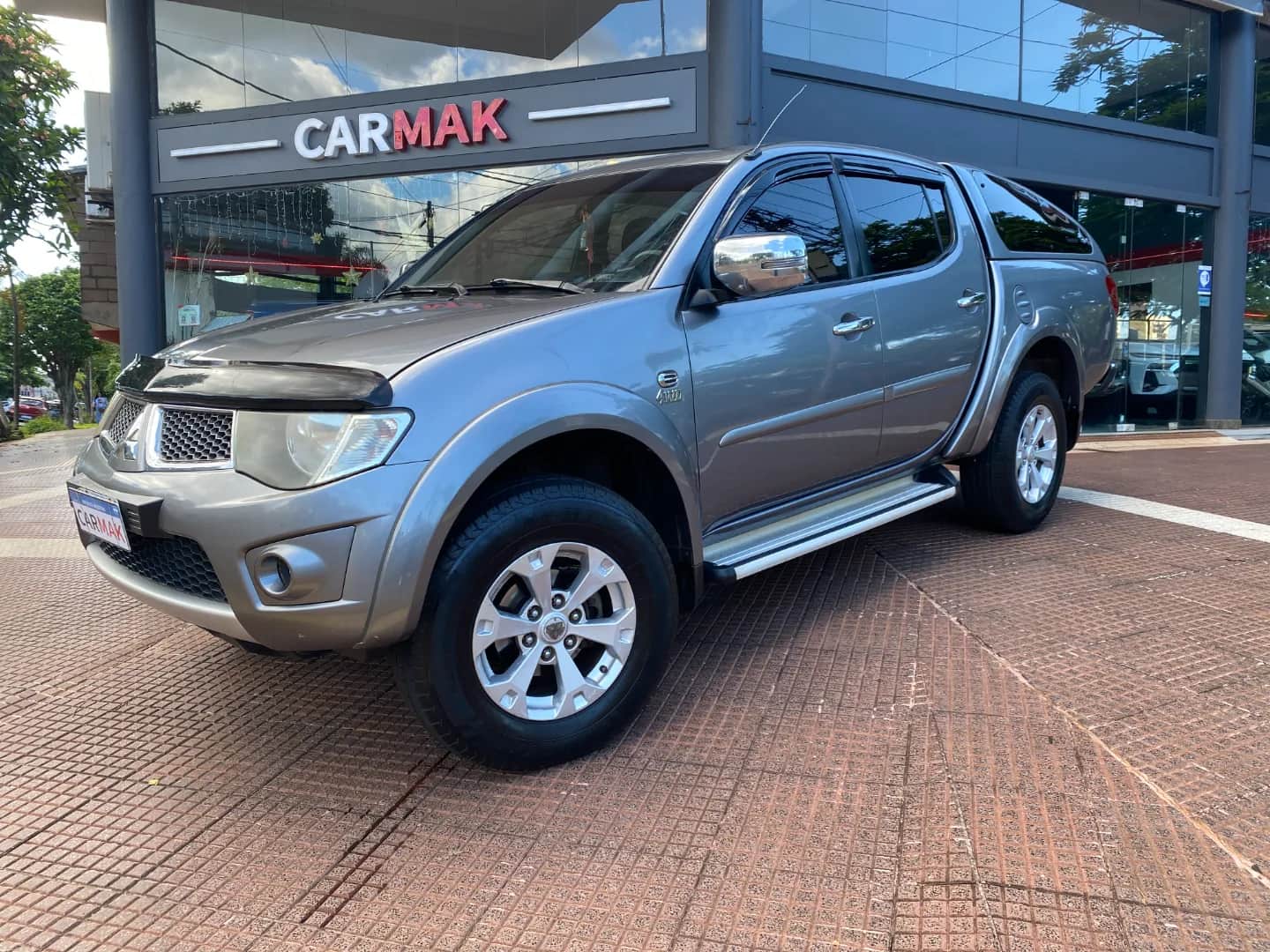 MITSUBISHI L200 - Vista principal