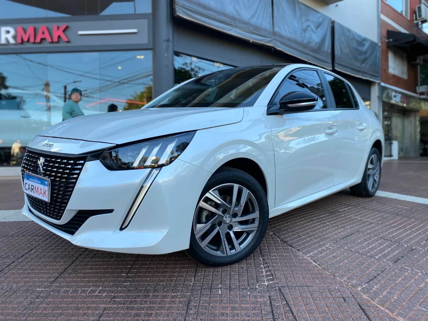 PEUGEOT 208 - Vista principal