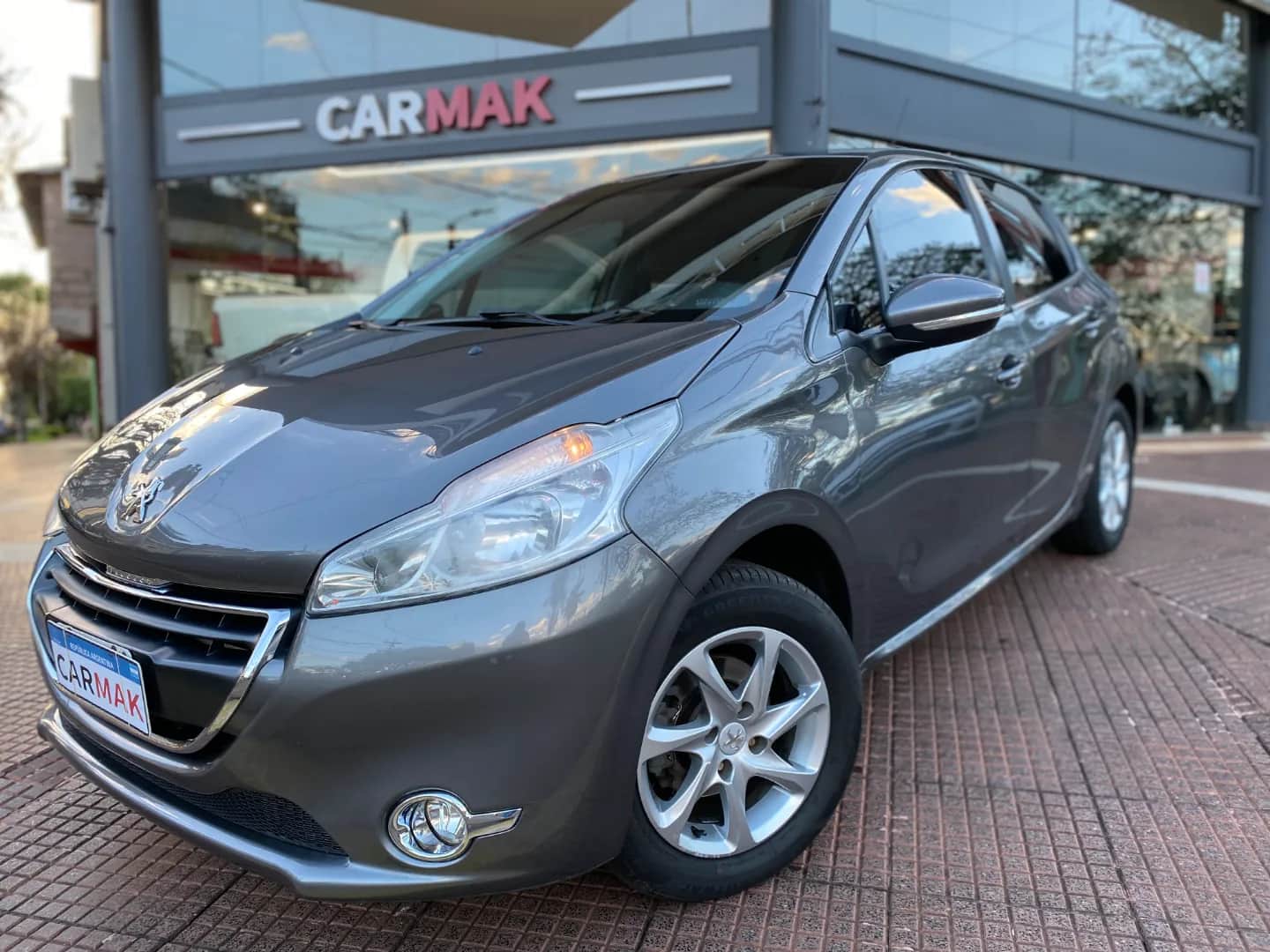 PEUGEOT 208 - Vista principal