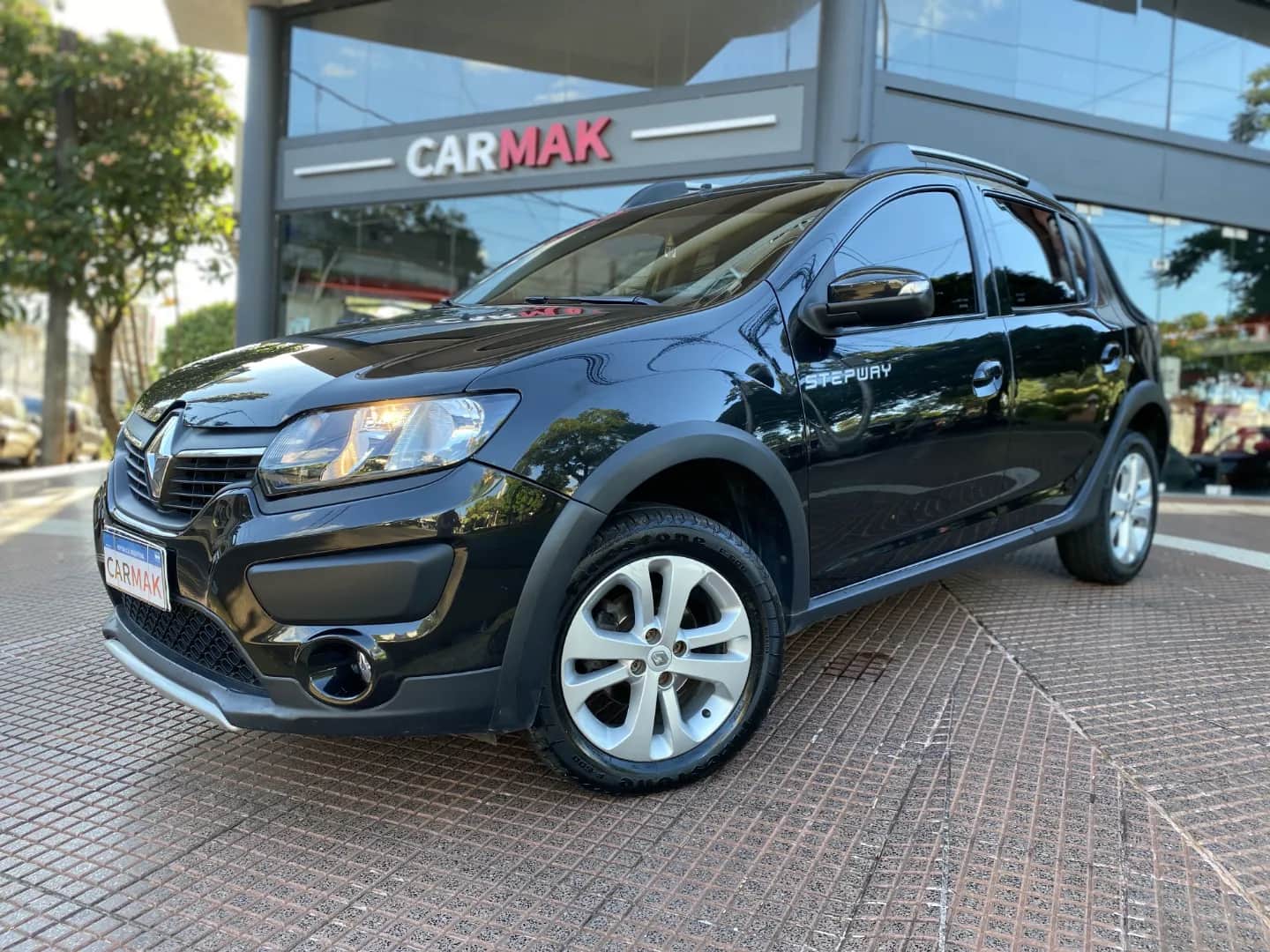 RENAULT SANDERO - Vista principal