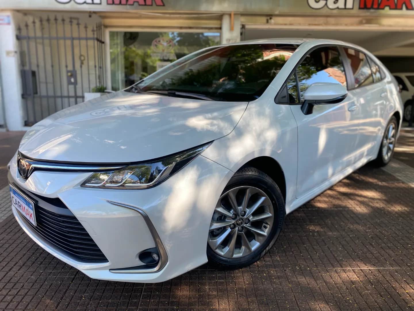 TOYOTA COROLLA color plata